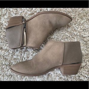 Simply Vera Vera Wang Ankle Boots